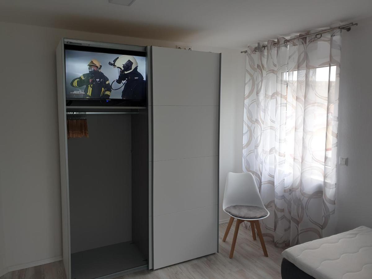 Ferienwohnung Mueller เคนซิงเงน ภายนอก รูปภาพ