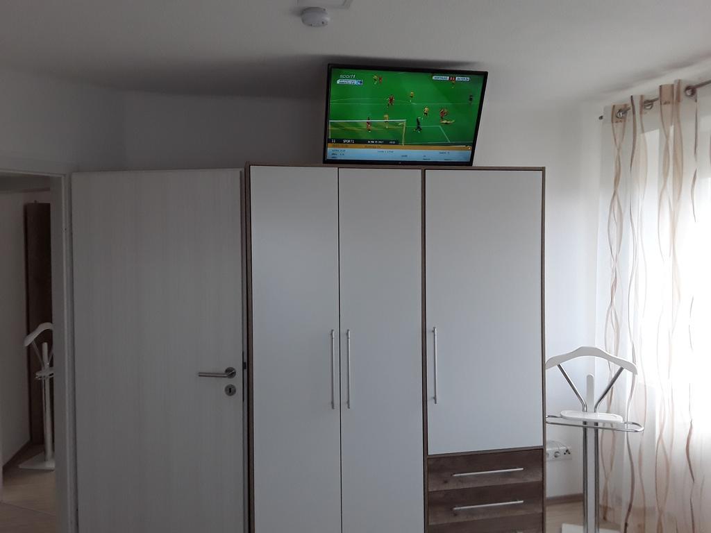 Ferienwohnung Mueller เคนซิงเงน ภายนอก รูปภาพ