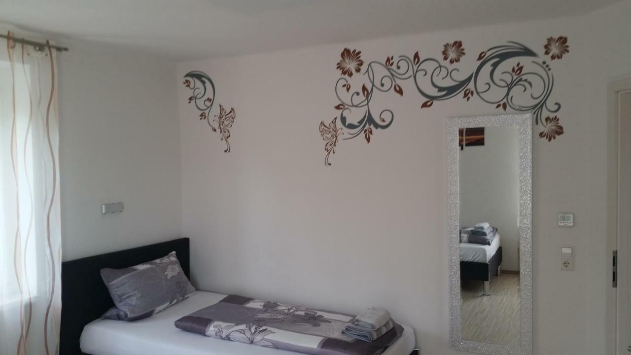 Ferienwohnung Mueller เคนซิงเงน ภายนอก รูปภาพ